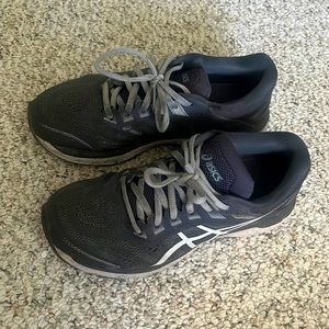 Grey Asics running shoe